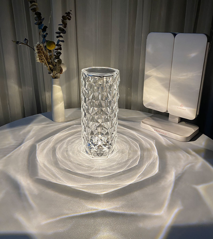 Atmósfera de control remoto Lámpara de cristal rosa Carga USB Sala de estar Dormitorio Lámpara de mesa pequeña Nueva lámpara de mesa 