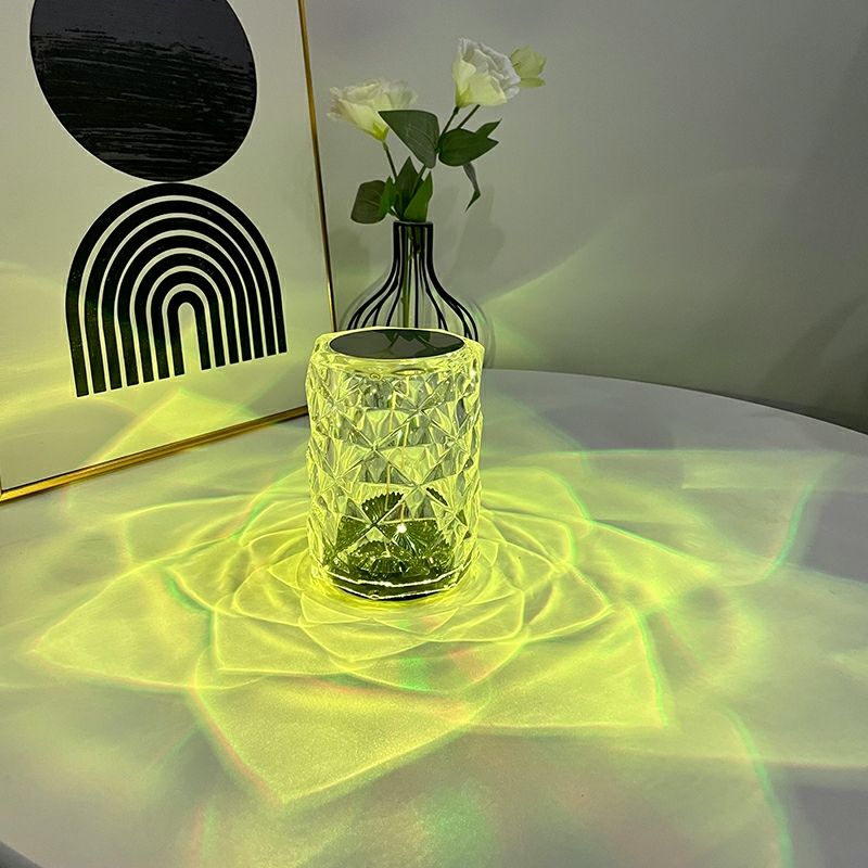 Lámpara de mesa acrílica superventas de Amazon, regalo de vacaciones, lámpara de mesa recargable por USB, lámpara de mesa con Control remoto que cambia de 16 colores