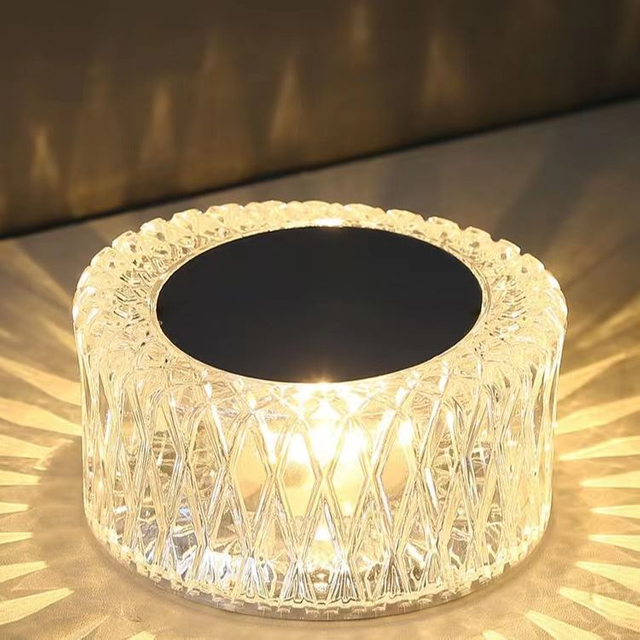 Lámpara de mesa Luz de ambiente popular Creatividad transfronteriza Luz recargable simple moderna Luz de noche romántica