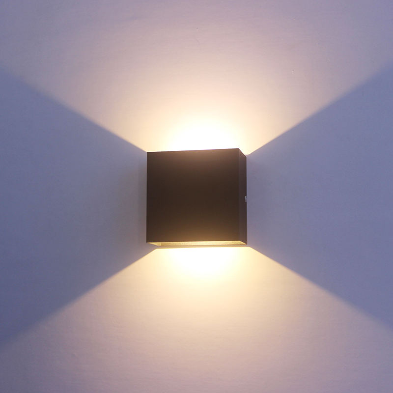 Lámpara de pared colgante 2023, cabecera moderna, luz montada en la pared, decoración de níquel cepillado, luz de pared USB para Hotel, curva de Metal, luminosa personalizada
