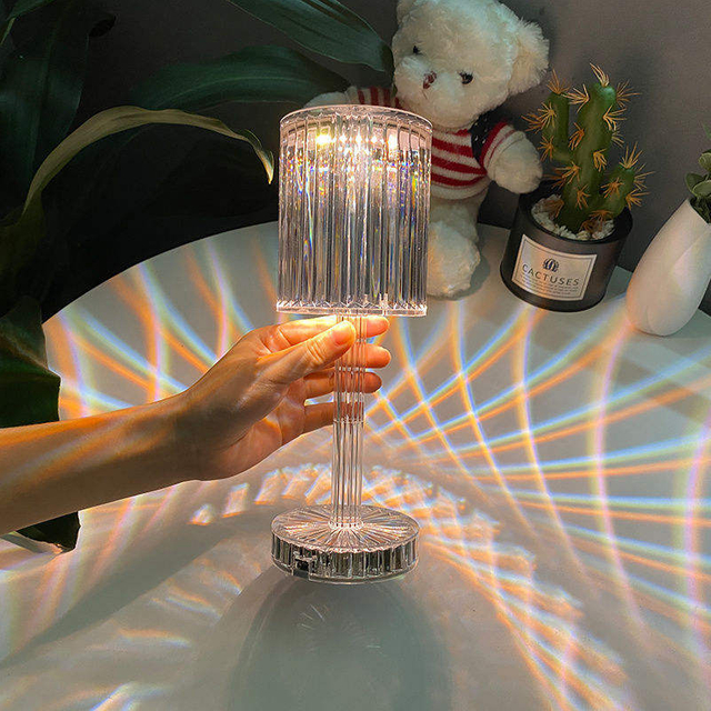 Fancy Night Lights Led Night Light Diseñador italiano Lámpara de mesa de cristal Moda moderna Carga USB Regalo romántico Night Light Flower LED Table Light Fixture