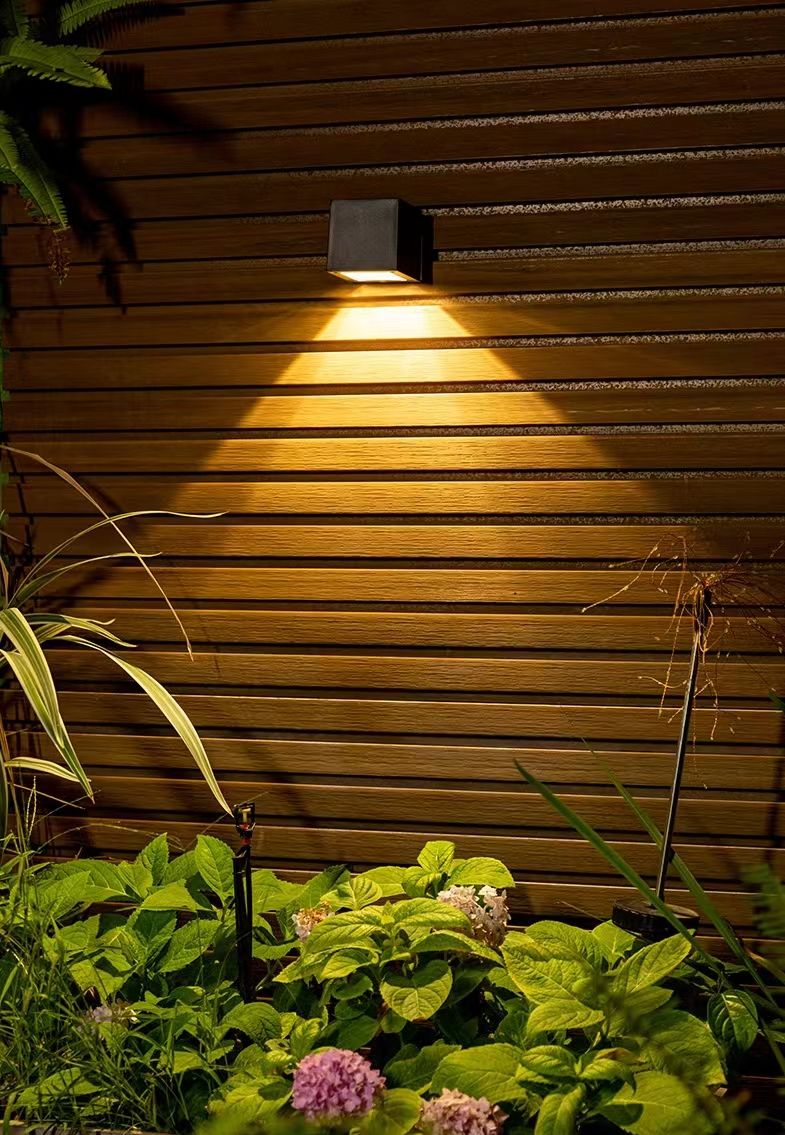 Lámpara de pared solar para jardín al aire libre, lámpara de pared impermeable hacia arriba y hacia abajo, lámpara de pared decorativa para jardín de Villa