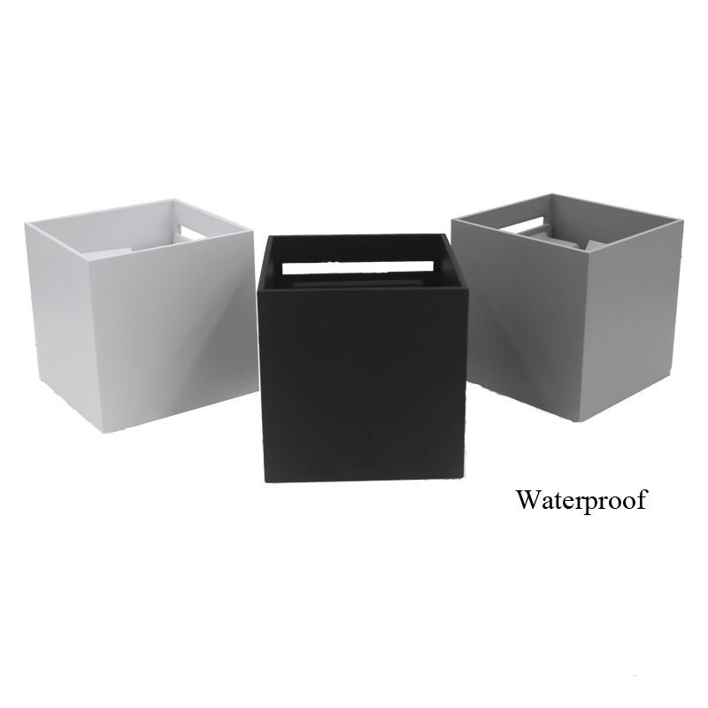 Lámpara de pared impermeable para exteriores bien diseñada hacia arriba y hacia abajo