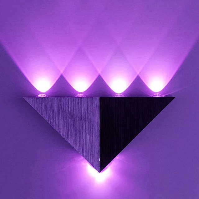El cuarto de baño casero caliente de la venta de la fábrica llevó la luz de la pared interior con la seguridad del 100%
