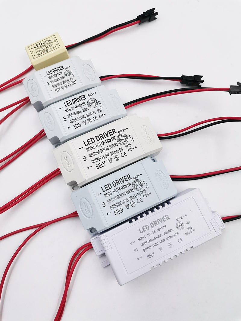 Fuente de alimentación 12V 10W 20W 25W 30W 36W 50W 60W 80W 100W 120W 150W 250W Transformador Controlador LED resistente al agua OEM IP67 a prueba de agua