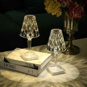 Luz decorativa de cumpleaños Lámpara de mesa LED Lámpara de mesa de bar Lámpara de mesa interior Regalo de niña Regalo de San Valentín