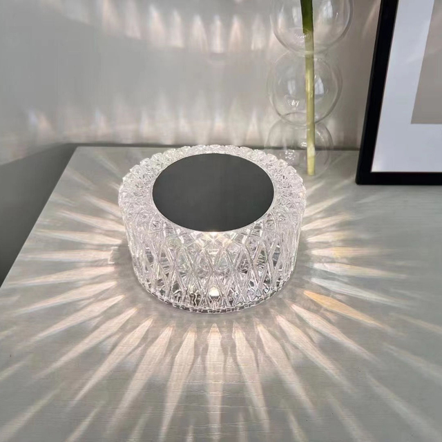 Lámpara de mesa de cristal rosa española Lámparas de escritorio para dormitorio Lámparas led para mesita de noche Carga USB Mesita de noche Luz nocturna romántica Atmósfera de pétalos 