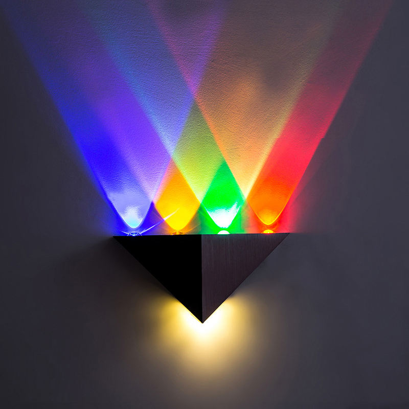 Lámpara LED de pared triangular grande de suministro de fábrica, luz de pasillo de aluminio de 5W, lámpara de decoración de pared de fondo de sala de estar para dormitorio KTV