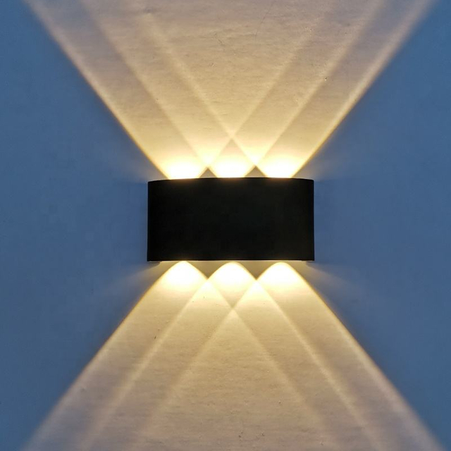 La iluminación decorativa del jardín del hotel acepta la luz llevada luminosa modificada para requisitos particulares del proyector impermeable al aire libre
