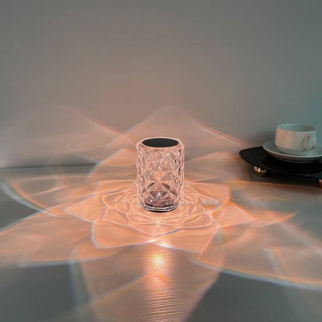 Lámpara de mesa de acrílico Lámpara de mesa transparente Lámpara de mesa 3D Atmósfera Sense Bar Restaurante Lámpara de mesa