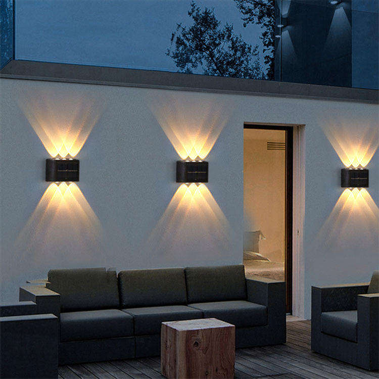 4LED 6LED luz de pared solar hacia arriba y hacia abajo decoración exterior jardín patio luz de pared del hogar impermeable artículos luminosos para exteriores