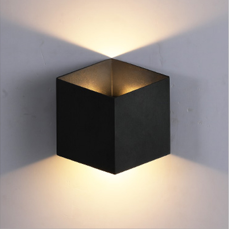 2023 nueva COB Led Wandlamp 12W impermeable al aire libre arriba y abajo iluminación de jardín con precio de fábrica