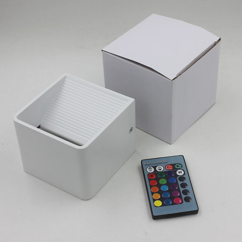 Lámpara de pared led de cubo de 3W de alta calidad con control remoto rgb para iluminación de sala de estar interior