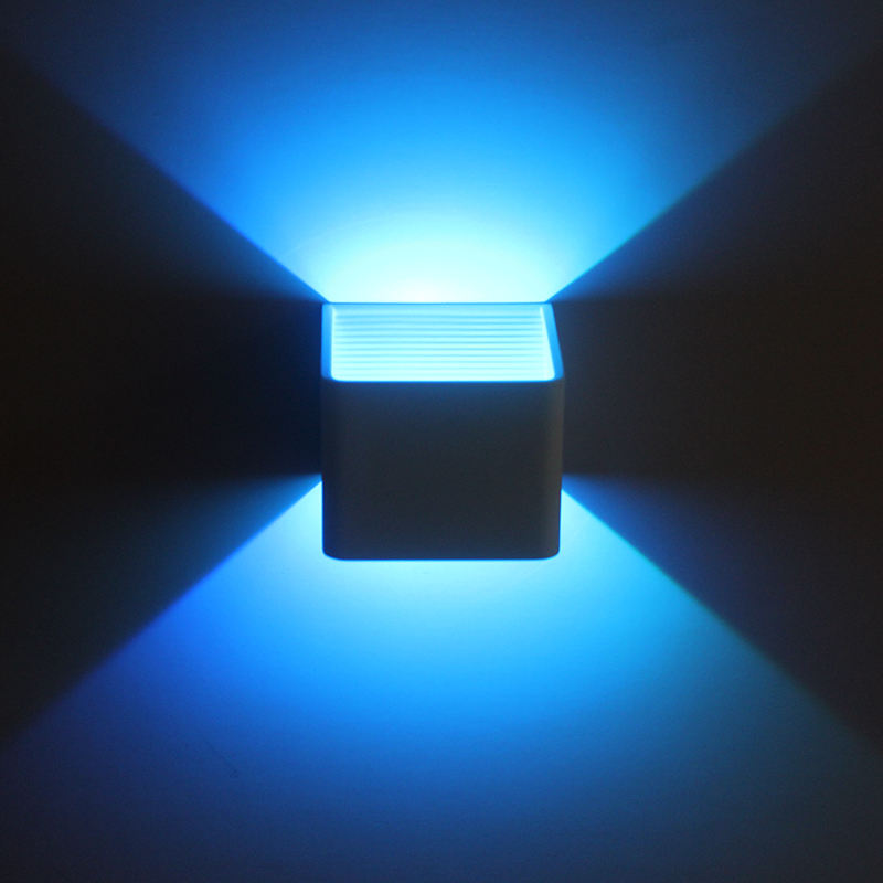 Lámpara de pared led de cubo de 3W de alta calidad con control remoto rgb para iluminación de sala de estar interior