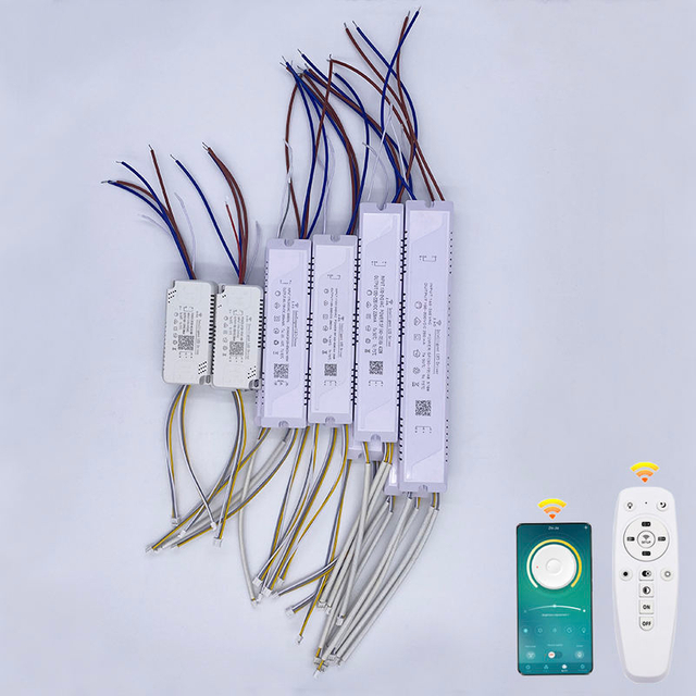 Controlador LED 2.4g Controlador de temperatura de tres colores Controlador inteligente 48-576W Transformadores de iluminación LED Controlador 2.4G seguro de alta calidad Fuente de alimentación Controlador adaptador LED