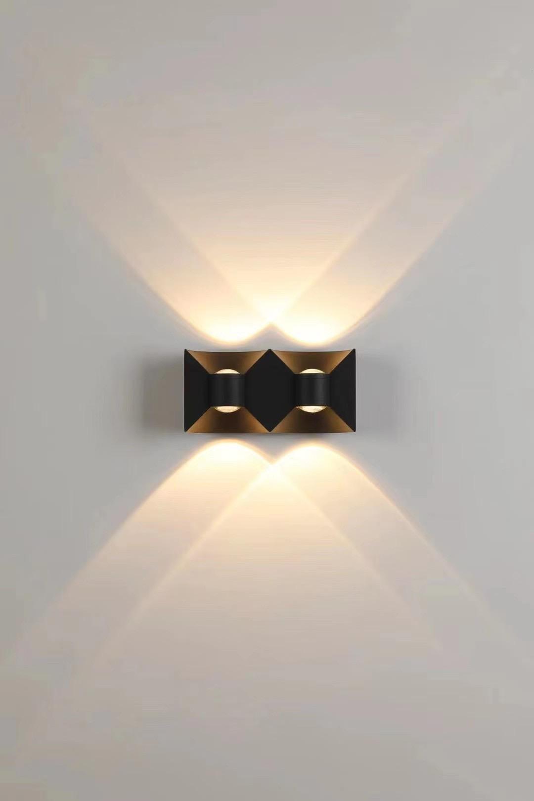 Decore la pared exterior de aluminio del jardín contemporáneo moderno Ilumine hacia arriba abajo las luces de pared LED GU10 360 grados