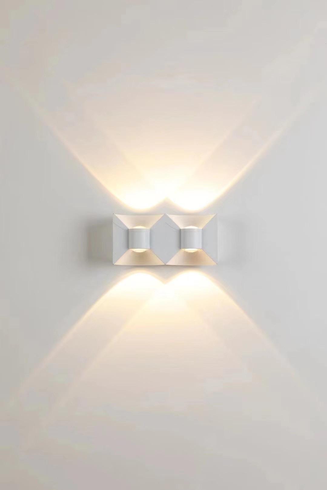 Decore la pared exterior de aluminio del jardín contemporáneo moderno Ilumine hacia arriba abajo las luces de pared LED GU10 360 grados