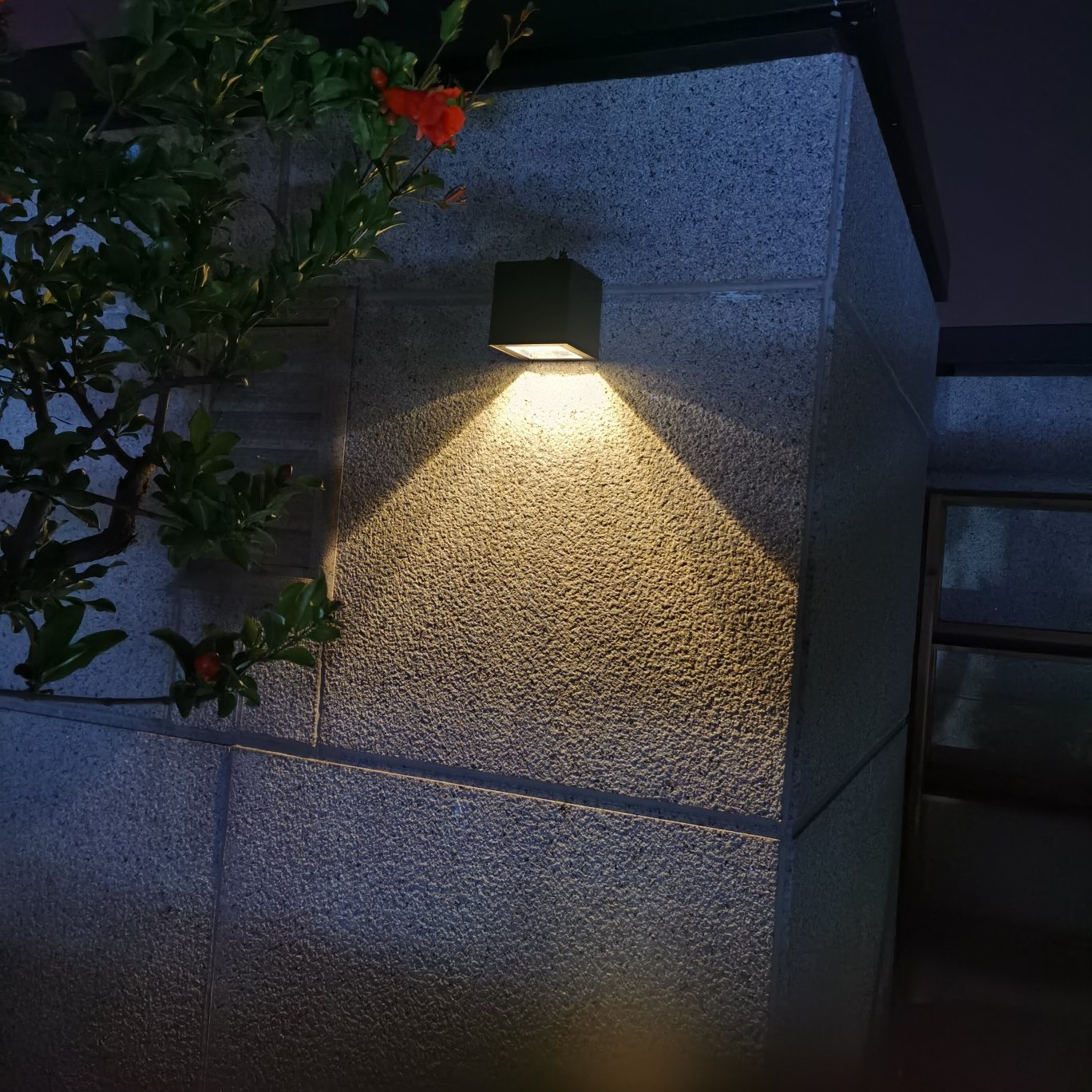 Luces de pared solares para exteriores Luces de pared solares Luces de pared solares Lámpara solar de cubo para exteriores Lámpara solar cuadrada Lámpara de luz cálida impermeable IP65
