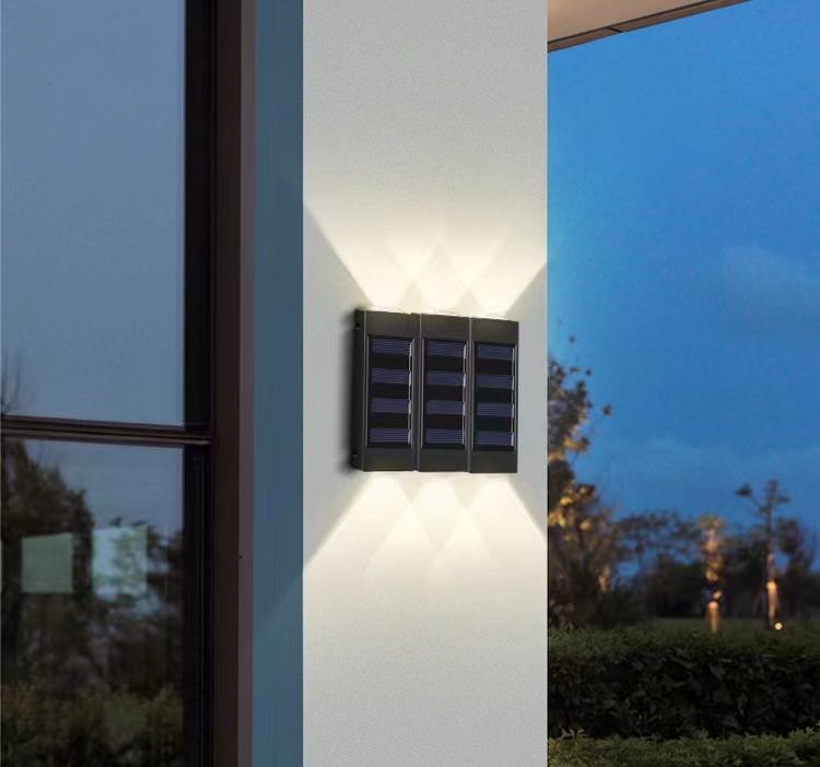 Luz de jardín solar al aire libre popular de Amazon Luz de decoración de paisaje Luz de inundación solar de jardín de parque al aire libre