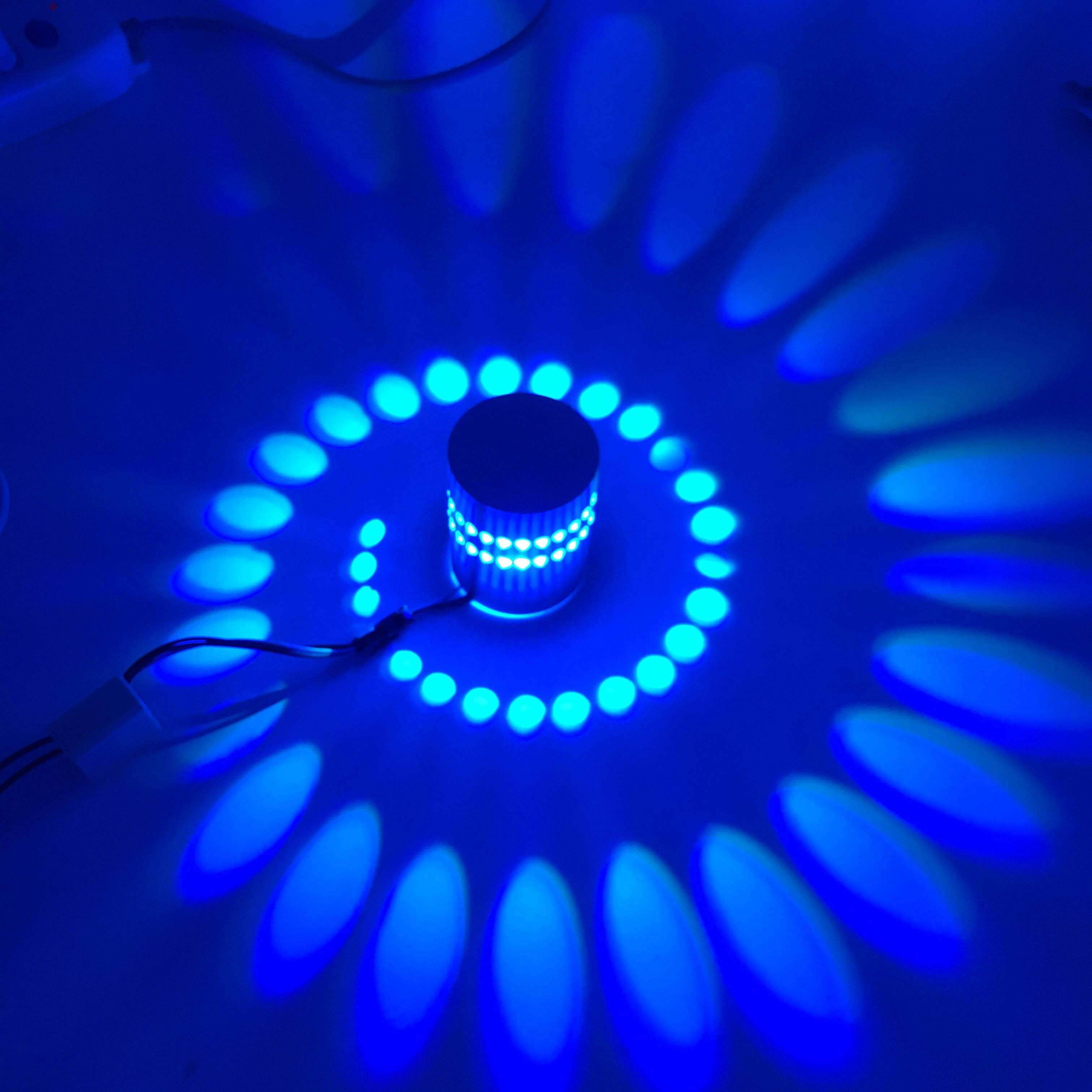 Agujero en espiral RGB LED Luz de pared para interior Hogar Decorar Luces de noche de lujo Luz de techo Loft Muebles de moda