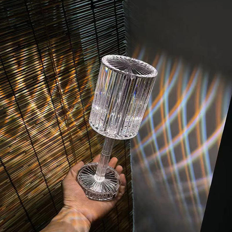 Fancy Night Lights Led Night Light Diseñador italiano Lámpara de mesa de cristal Moda moderna Carga USB Regalo romántico Night Light Flower LED Table Light Fixture