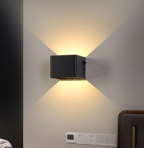 Luces de pared inalámbricas con recarga USB, lámpara de pared interior LED RGB con Control remoto regulable para dormitorio, mesita de noche, decoración del hogar, ambiente