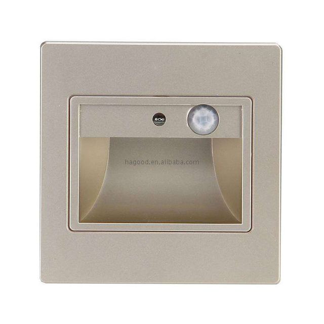 Precio de fábrica barato Detector de movimiento PIR + Sensor de luz LED Luz de paso empotrada para escaleras con precio