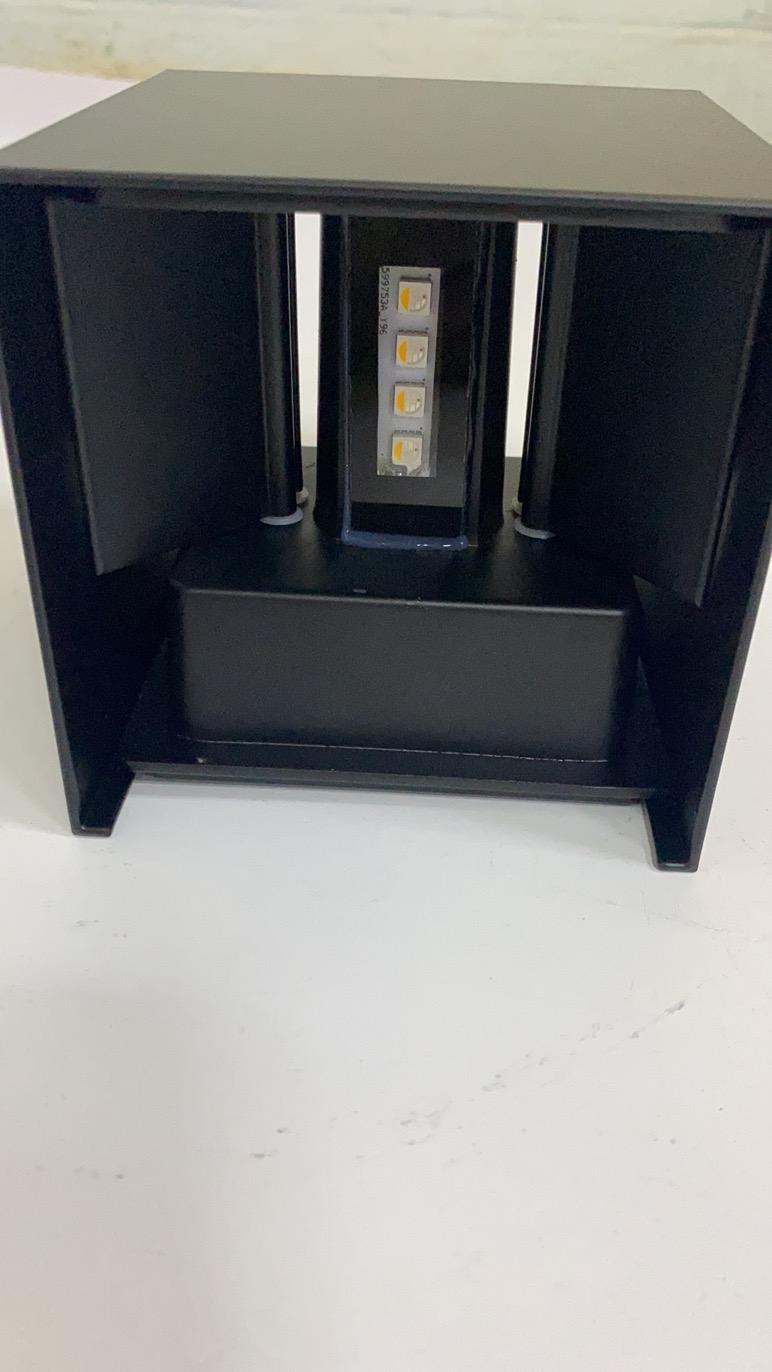 Impermeable al aire libre Ip65 Square Black White 20w Modern Led Lámparas de pared para jardín