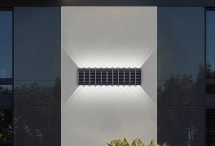 Luz de jardín solar al aire libre popular de Amazon Luz de decoración de paisaje Luz de inundación solar de jardín de parque al aire libre