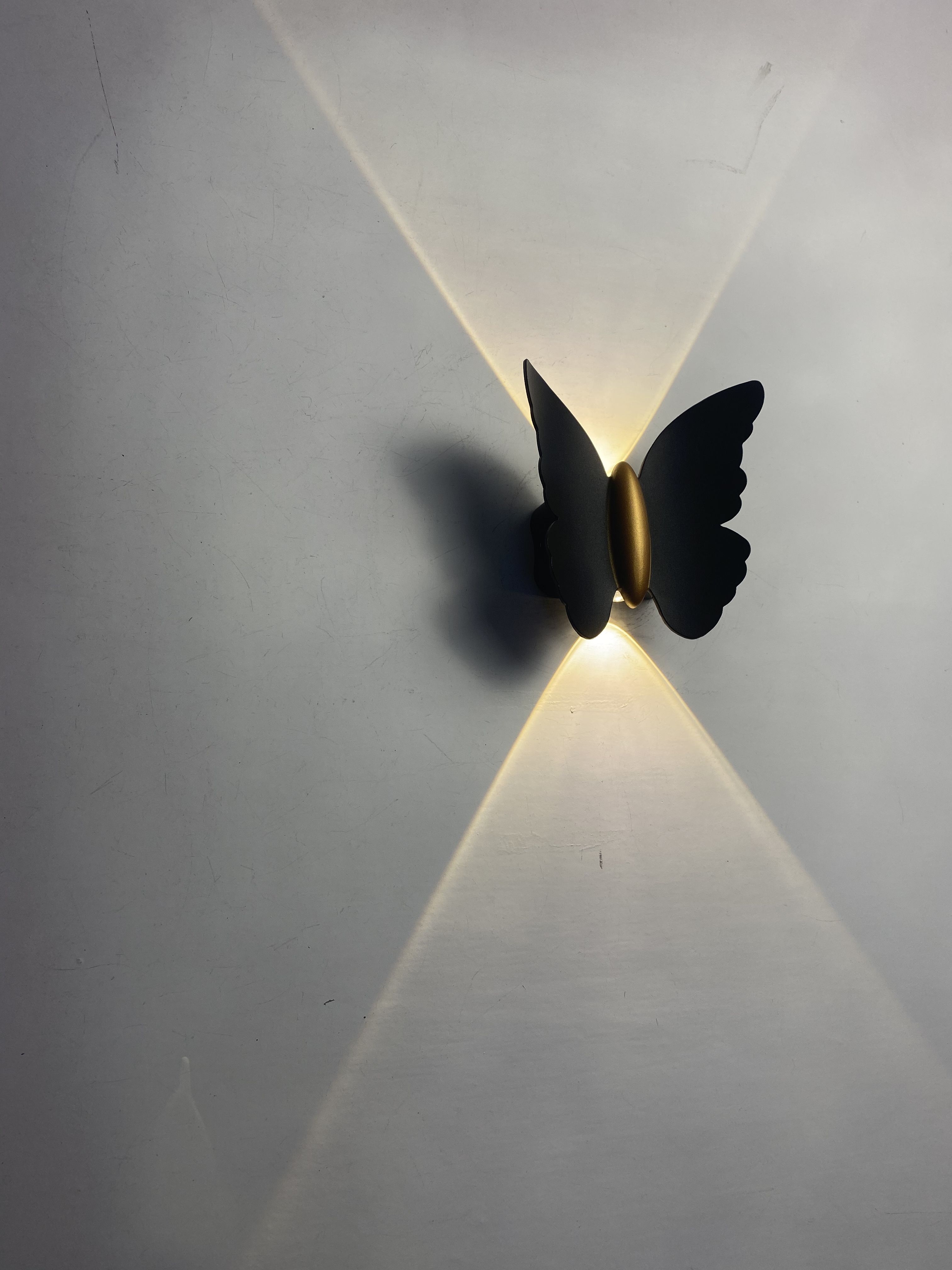 Lámpara de pared para exteriores con forma de mariposa, superventas, de verano, resistente al agua IP65, para decoración de jardín, luz de soporte para pasillo