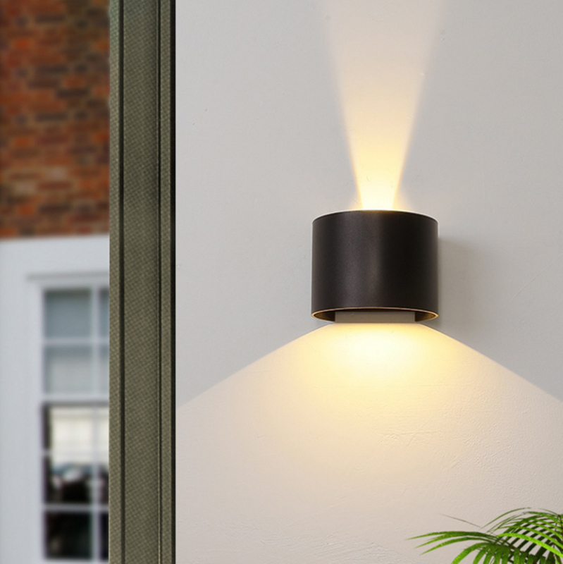 Sensor de movimiento 12W LED Aplique de pared Impermeable IP65 Porche Jardín Arriba y abajo Lámpara de pared Semicircular Lámpara de pared impermeable