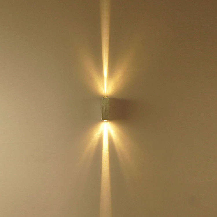 Nueva lámpara de pared LED Iluminación de pared de pasillo impermeable al aire libre 6W Iluminación exterior de aluminio