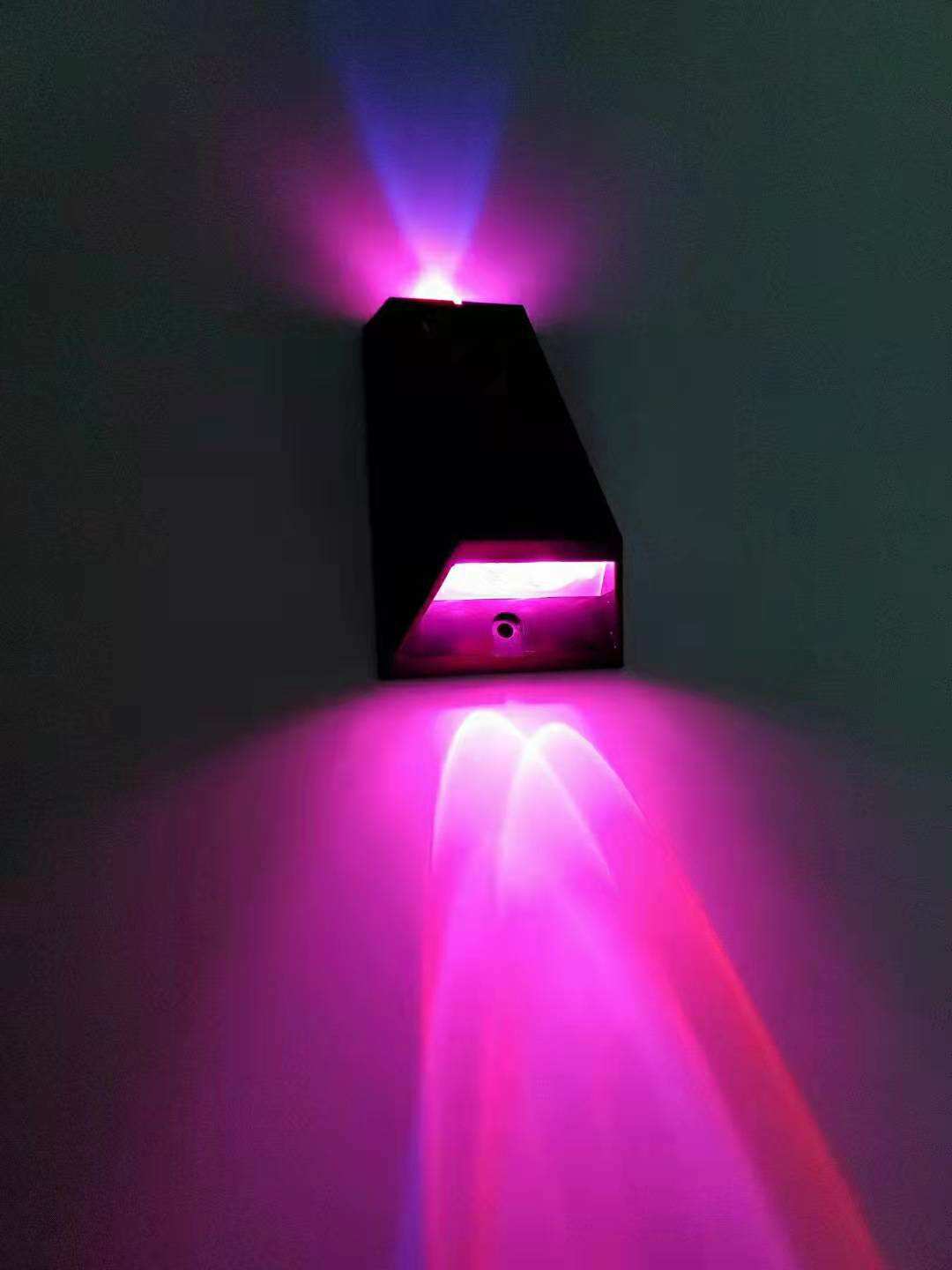 Luz LED de carga con energía Solar para exteriores, iluminación impermeable, lámparas de pared, decoración de jardín, valla de cubierta, paisaje IP65 ABS