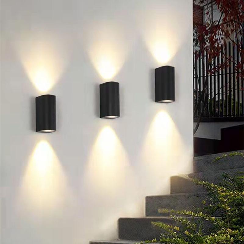 Montaje impermeable hacia arriba y hacia abajo Aplique de luz exterior para jardín Gran exterior Montado en la pared Led