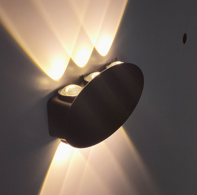 Nueva fábrica al por mayor IP65 aluminio impermeable al aire libre arriba y abajo luces de pared de luz de pared para el hogar 