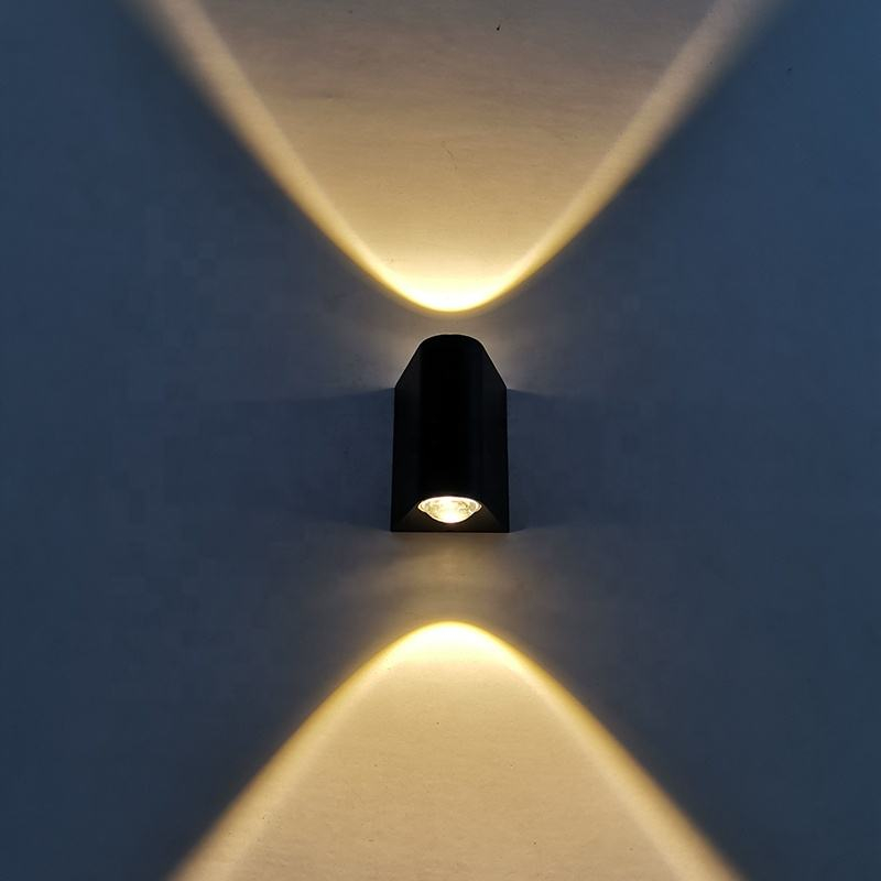 Moderna lámpara de pared LED de 2W para exteriores, resistente al agua, IP65, de aluminio, luz de pared hacia arriba y hacia abajo, aplique de decoración para porche de jardín, luz de 110V y 220V