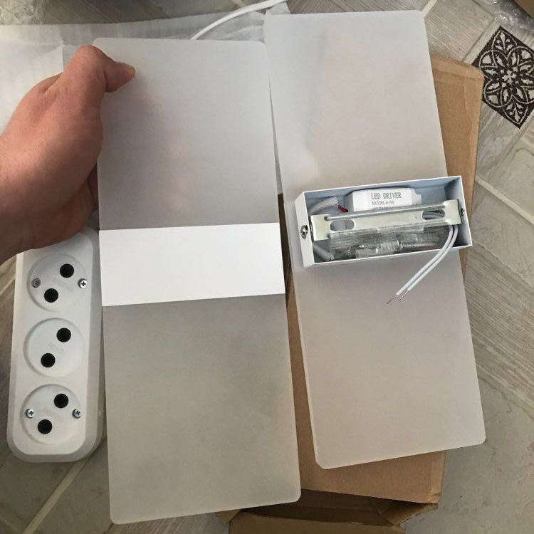Lámpara de pared de acrílico de 6W Lámpara de pared de acrílico LED Lámpara de noche moderna Lámpara de ángulo recto de oro Lámpara de pared interior Precio de fábrica