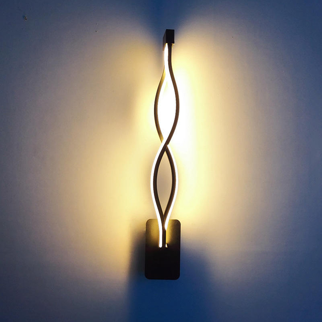 Decoración moderna de la casa Forma de onda Aluminio Arriba Abajo Lámpara de pared LED Luz de pared LED para interiores Luz de guirnalda de vacaciones