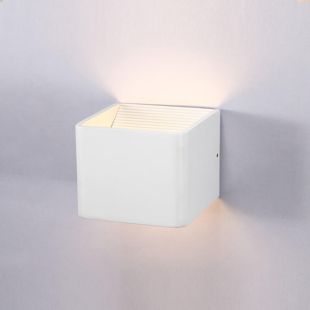Lámpara de pared cuadrada de 3W RGB con control remoto Lámpara de pared Lámpara de pared blanca Lámpara de pared negra Decoración interior Iluminación Corredor Aplique de pared de aluminio