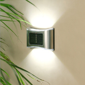 Nueva lámpara solar 6LED IP65 Lámpara impermeable al aire libre Lámpara de pared del patio para la decoración de la villa del jardín