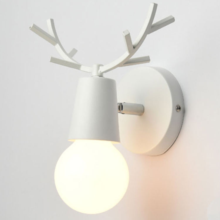 Luces LED de pared ajustables de estilo nórdico, candelabro de lectura para dormitorio con cuernos de ciervo de dibujos animados coloridos, iluminación para habitación de niños E27