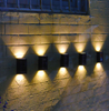 Lámpara de pared solar para decoración de exteriores, jardín, patio, hogar, resistente al agua, arriba y abajo, lámpara de pared luminosa, lámpara de arandela de pared para exteriores