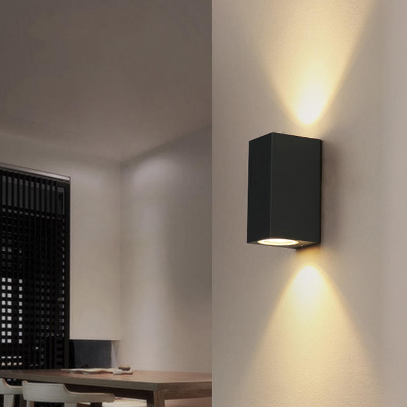 Montaje impermeable hacia arriba y hacia abajo Aplique de luz exterior para jardín Gran exterior Montado en la pared Led