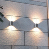 La pared moderna del LED enciende para arriba abajo que enciende la decoración de la iluminación del hotel del dormitorio del sitio del hogar