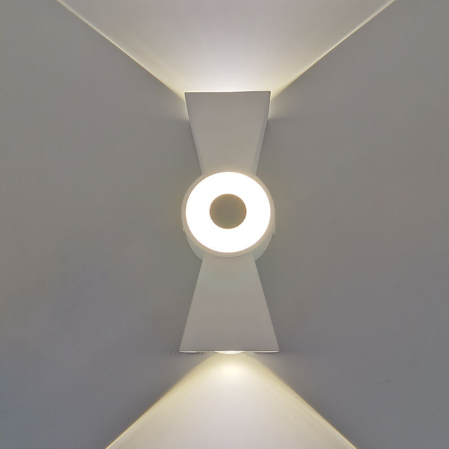 Lámparas de pared al aire libre de la lámpara solar de fábrica original con iluminación de lámpara de pared de decoración de arriba y abajo de precio barato