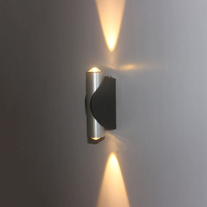 Suministro directo de fábrica, recto corto, cepillado, negro, 2W, 6W, iluminación de escalera, escalera, aplique LED de arriba y abajo