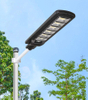 Luz de inundación solar IP66 para exteriores a prueba de agua y protección contra rayos con luz de calle solar con marco de vidrio para PC antidesprendimiento