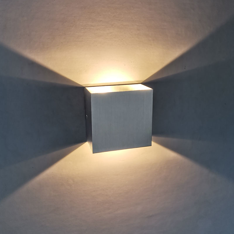 Cubo CoB 6W LED Luz de pared Arriba y abajo Aplique de pared AC85-265V Dormitorio Cubo de cabecera Luz de pared Interior Decoración de aluminio Artículos de iluminación