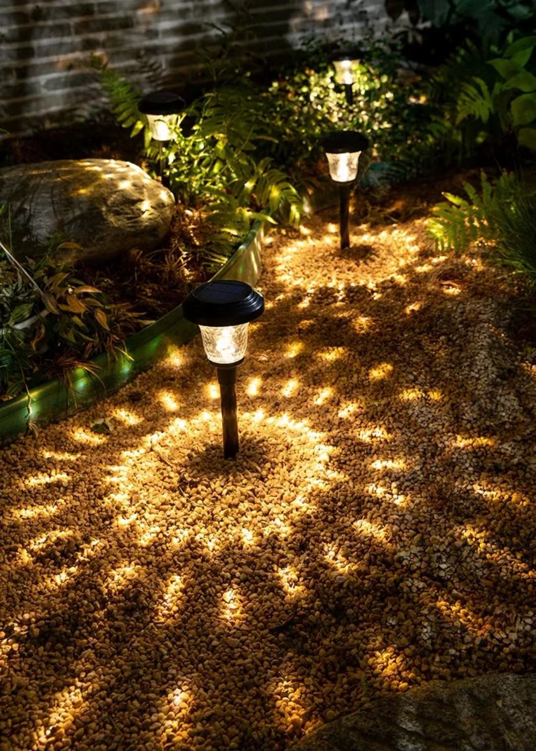 Batería 600MA / 1000MA Lámpara solar para césped Lámpara decorativa solar Luz solar para jardín Luz solar de vidrio Decoración de paisaje de jardín Lámpara de ruta insertada Polisilicio monocristalino