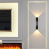6W Lámpara de pared de jardín Patio moderno Villa Lámpara de pared Jardín al aire libre Arriba y abajo Lámpara de cabeza doble Trompeta de oro Luz de pared LED impermeable al aire libre